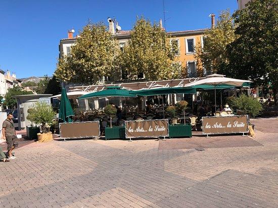 Le Cafe des Arts