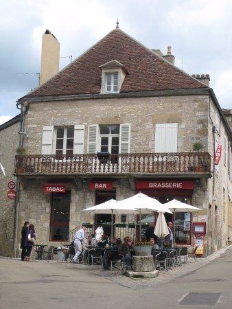 Le Vézelien